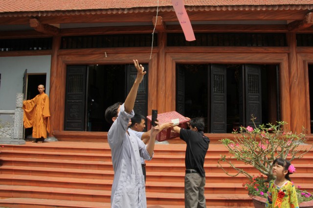 Thái Bình: Phật đản về với chùa Văn Môn