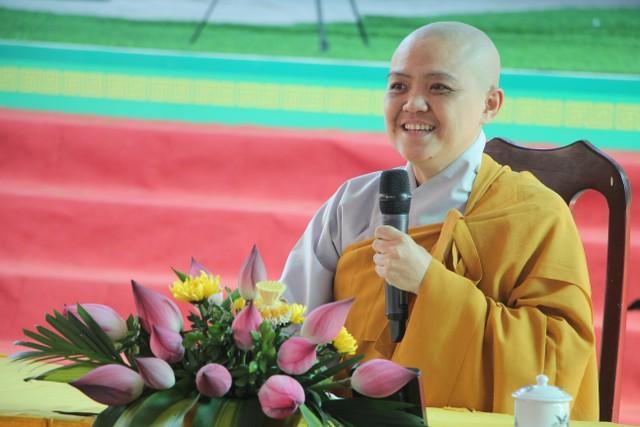 Thái Bình: SC.Hương Nhũ thuyết giảng tại Khóa tu sen hồng