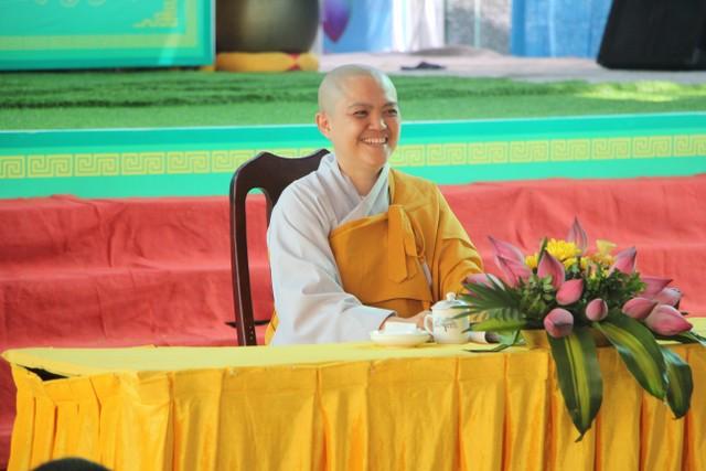 Thái Bình: SC.Hương Nhũ thuyết giảng tại Khóa tu sen hồng