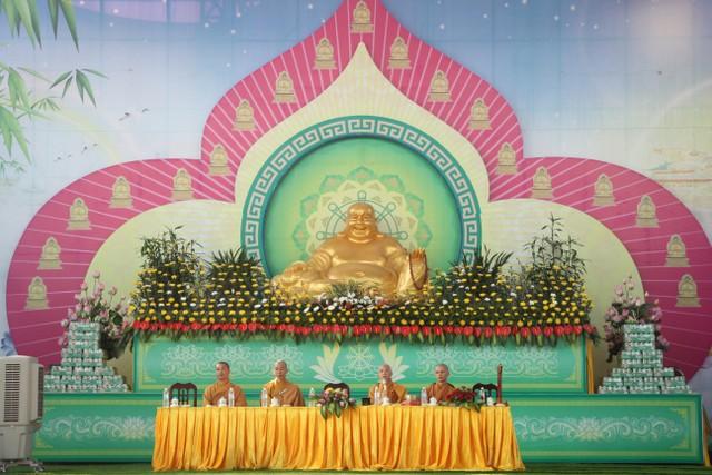 Thái Bình: SC.Hương Nhũ thuyết giảng tại Khóa tu sen hồng