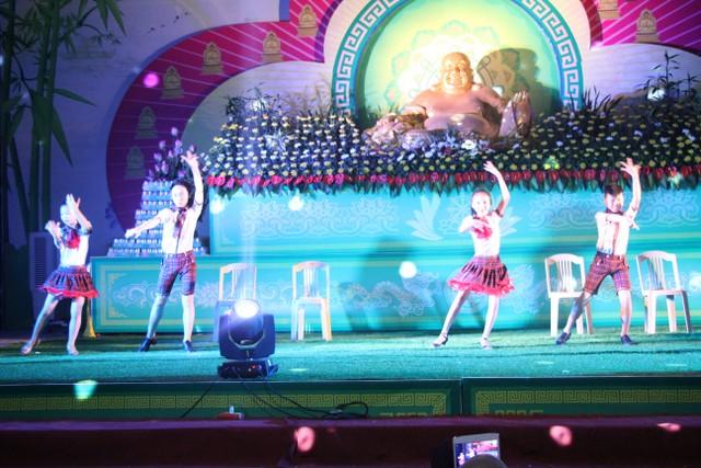 Thái Bình: SC.Hương Nhũ thuyết giảng tại Khóa tu sen hồng