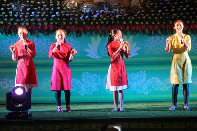 Thái Bình: SC.Hương Nhũ thuyết giảng tại Khóa tu sen hồng