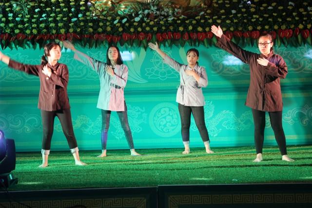 Thái Bình: SC.Hương Nhũ thuyết giảng tại Khóa tu sen hồng