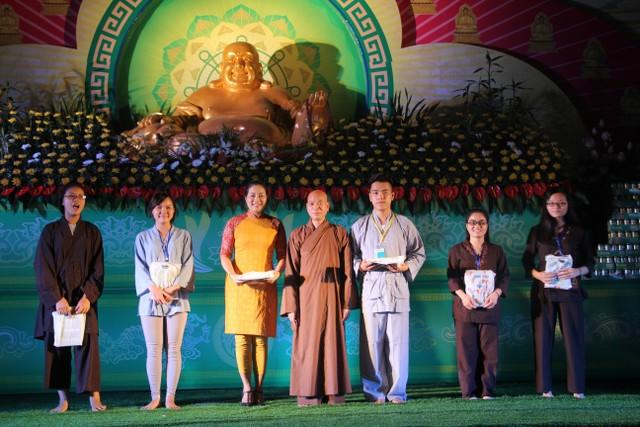 Thái Bình: SC.Hương Nhũ thuyết giảng tại Khóa tu sen hồng