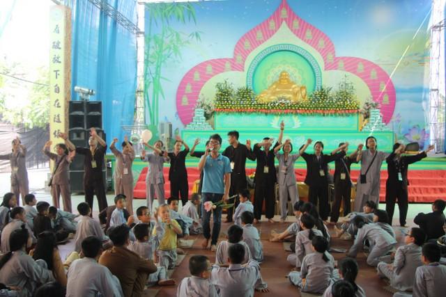 Thái Bình: Bế mạc khóa tu sen hồng chùa Từ Xuyên