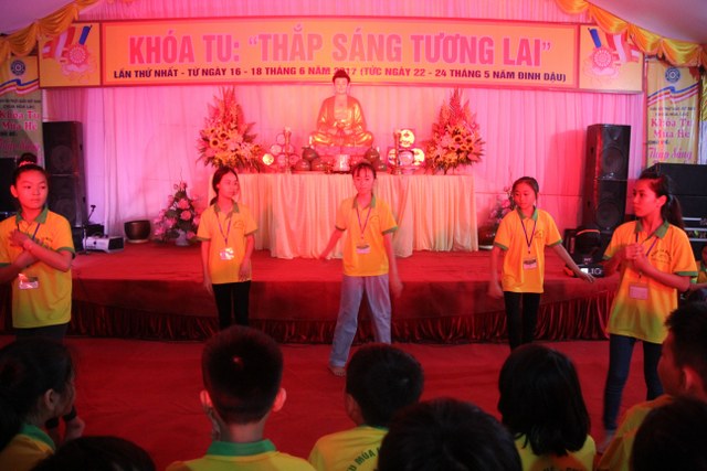Hà Nam: Bế mạc khóa tu “Thắp sáng tương lai”