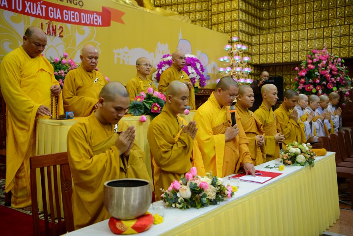 Thiêng liêng đại lễ xuất gia gieo duyên tại chùa Giác Ngộ