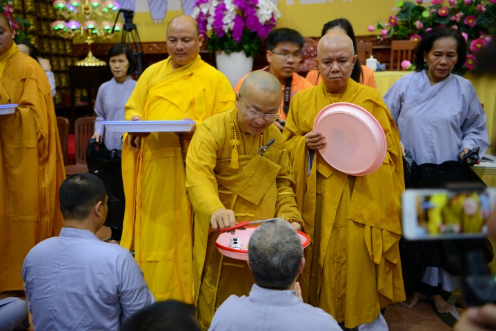 Thiêng liêng đại lễ xuất gia gieo duyên tại chùa Giác Ngộ