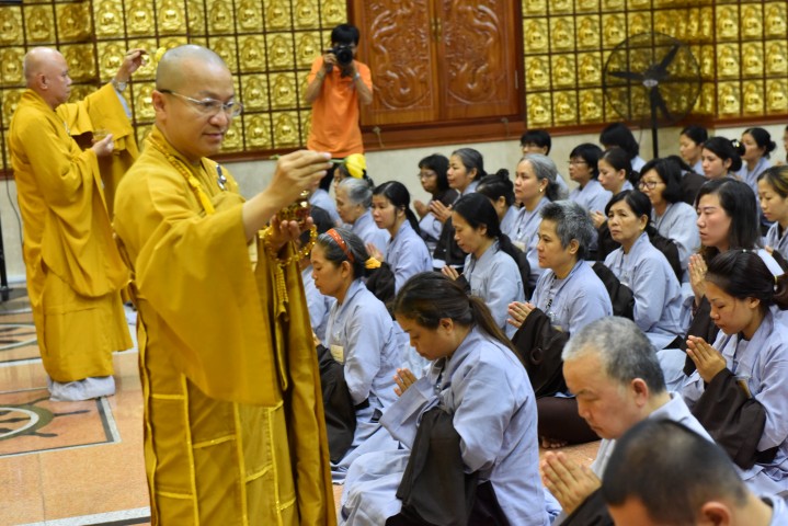 Thiêng liêng đại lễ xuất gia gieo duyên tại chùa Giác Ngộ