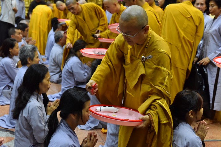 Thiêng liêng đại lễ xuất gia gieo duyên tại chùa Giác Ngộ