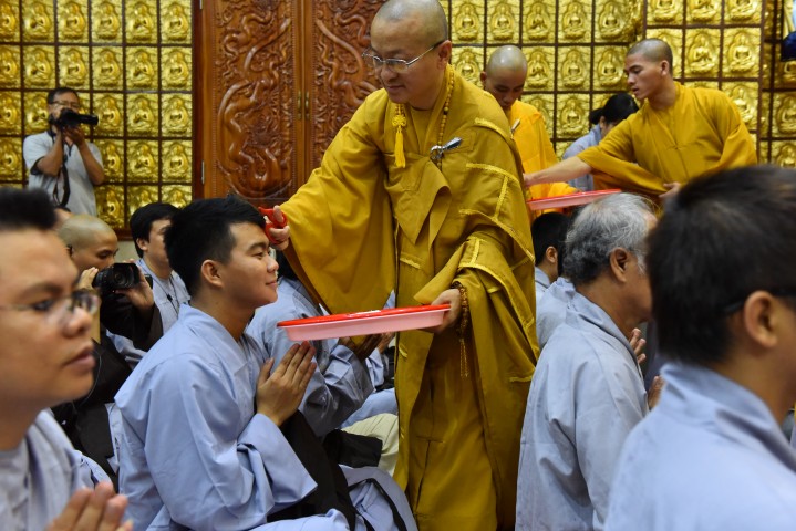 Thiêng liêng đại lễ xuất gia gieo duyên tại chùa Giác Ngộ