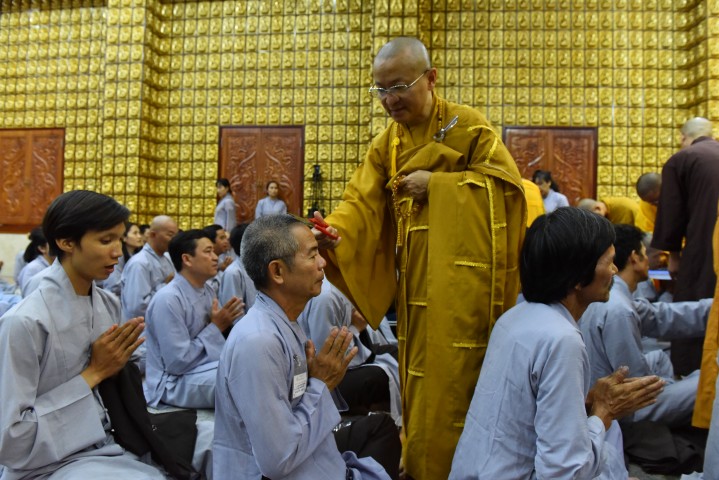 Thiêng liêng đại lễ xuất gia gieo duyên tại chùa Giác Ngộ