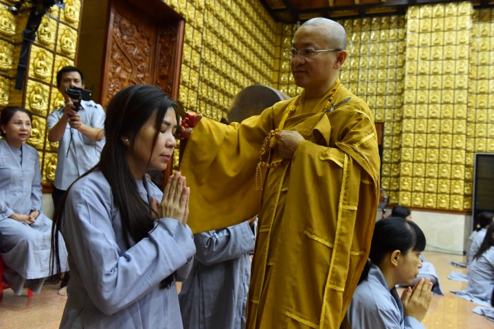 Thiêng liêng đại lễ xuất gia gieo duyên tại chùa Giác Ngộ