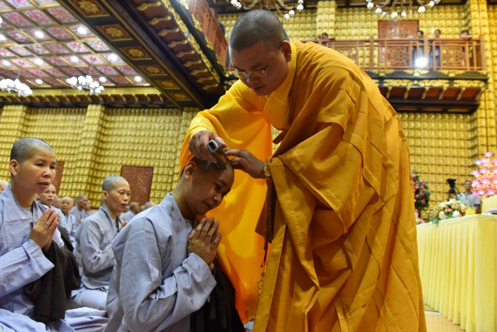 Thiêng liêng đại lễ xuất gia gieo duyên tại chùa Giác Ngộ