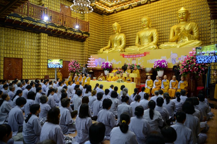 Thiêng liêng đại lễ xuất gia gieo duyên tại chùa Giác Ngộ
