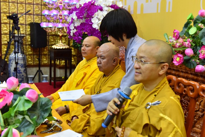 Thiêng liêng đại lễ xuất gia gieo duyên tại chùa Giác Ngộ