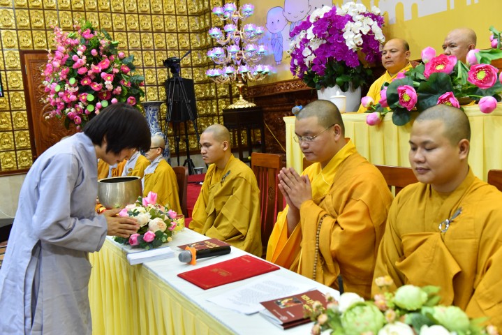 Thiêng liêng đại lễ xuất gia gieo duyên tại chùa Giác Ngộ