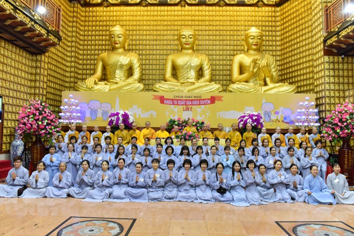 Thiêng liêng đại lễ xuất gia gieo duyên tại chùa Giác Ngộ