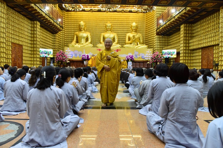 Thiêng liêng đại lễ xuất gia gieo duyên tại chùa Giác Ngộ