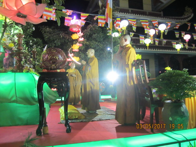 Trang nghiêm lễ khai kinh Khánh đản tại chùa Đức Hòa