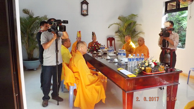 Chùa Linh Sơn Pháp Ấn: Lễ khai kinh mở đầu lễ khánh tạ lạc thành chánh điện.