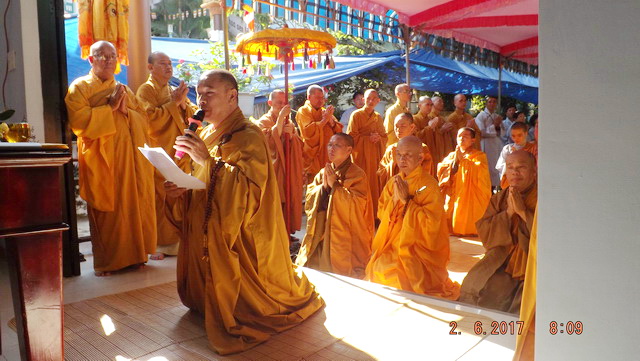 Chùa Linh Sơn Pháp Ấn: Lễ khai kinh mở đầu lễ khánh tạ lạc thành chánh điện.