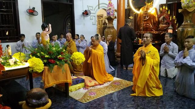 Trang nghiêm lễ tắm Phật tại Tổ đình Thiên Bửu
