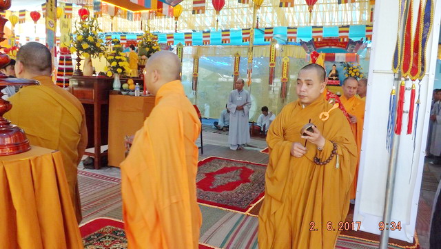 Chùa Linh Sơn Pháp Ấn: Lễ khai kinh mở đầu lễ khánh tạ lạc thành chánh điện.