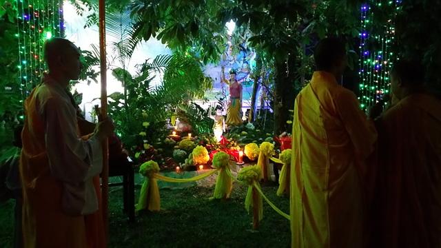 Trang nghiêm lễ tắm Phật tại Tổ đình Thiên Bửu