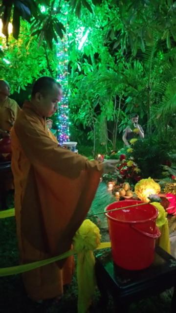 Trang nghiêm lễ tắm Phật tại Tổ đình Thiên Bửu