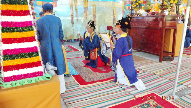 Chùa Linh Sơn Pháp Ấn: Lễ khai kinh mở đầu lễ khánh tạ lạc thành chánh điện.