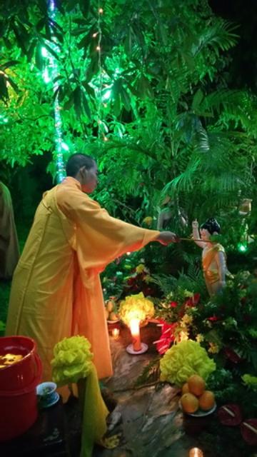 Trang nghiêm lễ tắm Phật tại Tổ đình Thiên Bửu