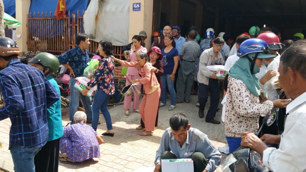 Ban TTXH Báo Giác Ngộ tặng 300 phần quà