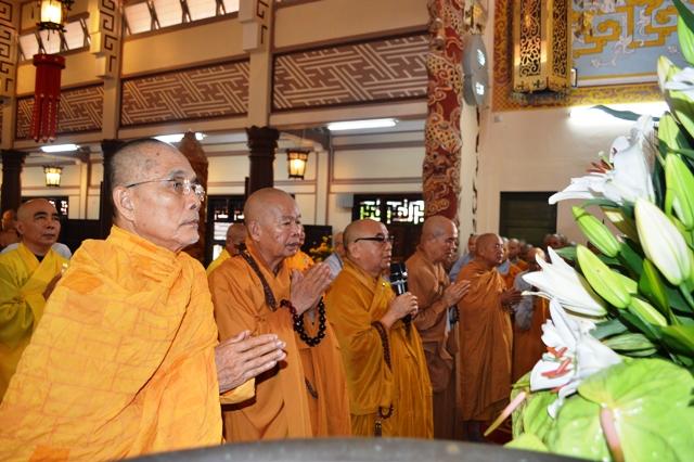 Khánh Hòa: Trang nghiêm Đại lễ Phật đản PL.2561 tại chùa Long Sơn