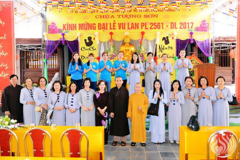 Tổng kết chương trình Lễ Vu Lan và “Trao Tặng Yêu Thương” cho 400 hộ khó khăn và 300 học sinh hiếu học tại Hà Tĩnh (C114)