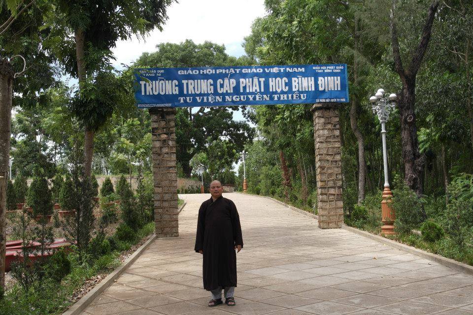 Trường cũ tình xưa