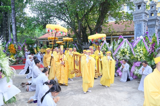 Thỉnh linh mô cố Hòa thượng Thích Quang Đạo tham Phật - yết Tổ