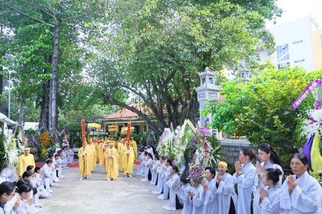 Thỉnh linh mô cố Hòa thượng Thích Quang Đạo tham Phật - yết Tổ