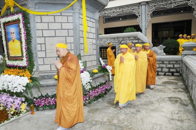 Thỉnh linh mô cố Hòa thượng Thích Quang Đạo tham Phật - yết Tổ