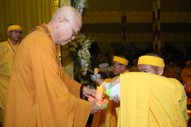 Đêm thắp nến tri ân &#039;Nghe lời di huấn&#039; của cố HT. Thích Quang Đạo