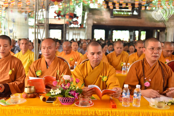 Tổng kết chương trình Lễ Vu Lan và “Trao Tặng Yêu Thương” cho 400 hộ khó khăn và 300 học sinh hiếu học tại Hà Tĩnh (C114)