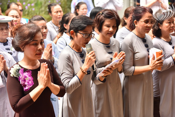 Tổng kết chương trình Lễ Vu Lan và “Trao Tặng Yêu Thương” cho 400 hộ khó khăn và 300 học sinh hiếu học tại Hà Tĩnh (C114)