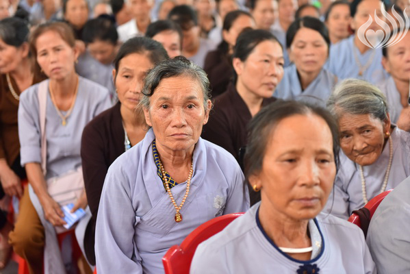 Tổng kết chương trình Lễ Vu Lan và “Trao Tặng Yêu Thương” cho 400 hộ khó khăn và 300 học sinh hiếu học tại Hà Tĩnh (C114)