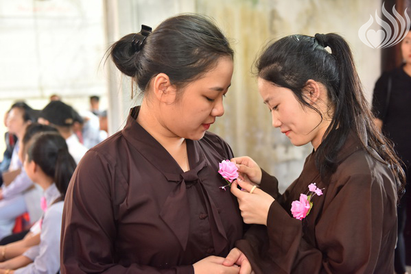 Tổng kết chương trình Lễ Vu Lan và “Trao Tặng Yêu Thương” cho 400 hộ khó khăn và 300 học sinh hiếu học tại Hà Tĩnh (C114)