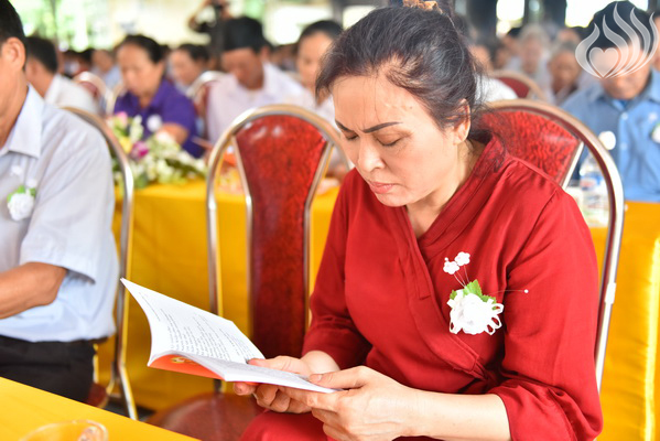 Tổng kết chương trình Lễ Vu Lan và “Trao Tặng Yêu Thương” cho 400 hộ khó khăn và 300 học sinh hiếu học tại Hà Tĩnh (C114)