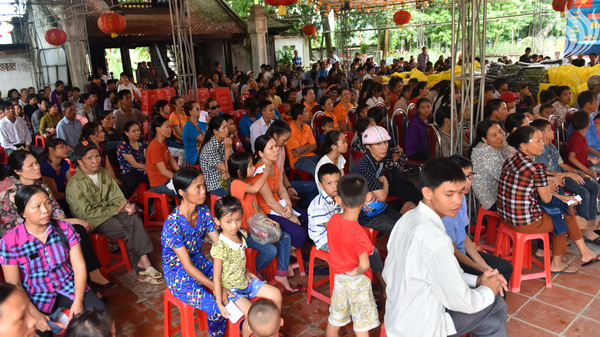 Tổng kết chương trình Lễ Vu Lan và “Trao Tặng Yêu Thương” cho 400 hộ khó khăn và 300 học sinh hiếu học tại Hà Tĩnh (C114)