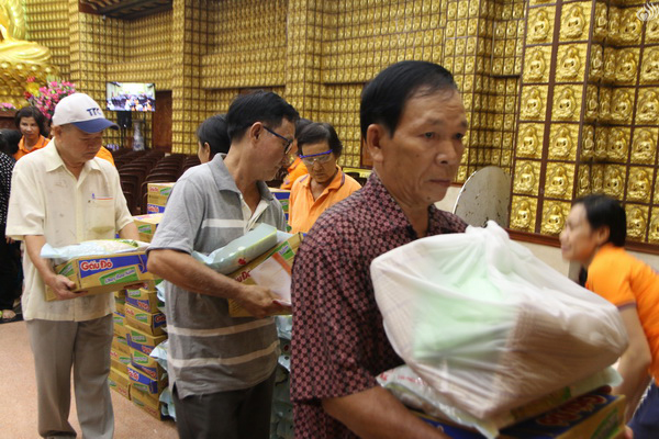 Tổng kết chương trình “Trao Tặng Yêu Thương” cho hộ nghèo Quận 10 (C120)