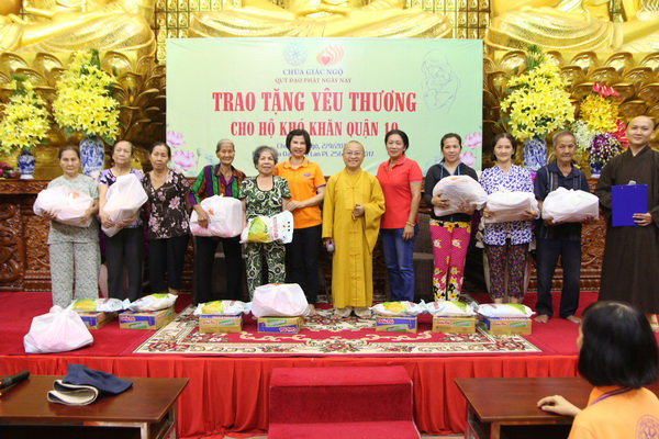 Tổng kết chương trình “Trao Tặng Yêu Thương” cho hộ nghèo Quận 10 (C120)