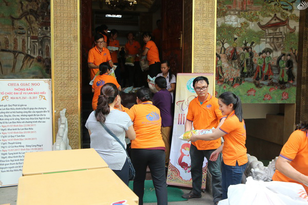 Tổng kết chương trình “Trao Tặng Yêu Thương” cho hộ nghèo Quận 10 (C120)