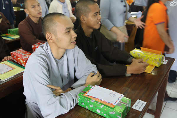 QUỸ ĐẠO PHẬT NGÀY NAY_ TỔNG KẾT CÚNG DƯỜNG TRƯỜNG HẠ TẠI CHÙA ẤN QUANG, ĐỒNG NAI VÀ VŨNG TÀU C108-1